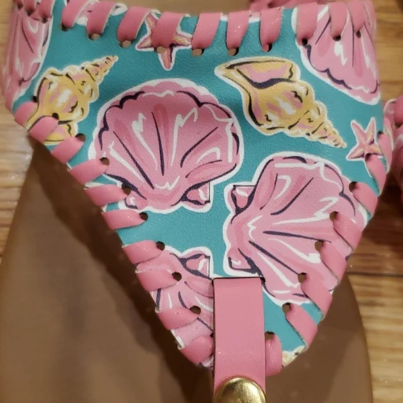 Simply Southern seashell flip flops - Picture 4 of 7